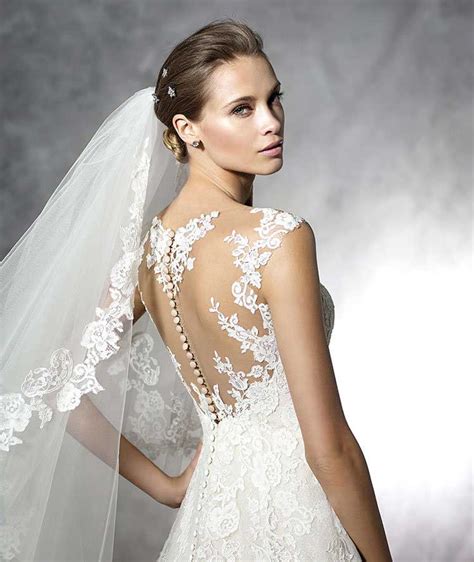 Sie heiraten im kommenden jahr und sind noch auf der suche nach dem perfekten brautkleid? Pronovias 2016 Preview Collection Wedding Gowns are Here ...