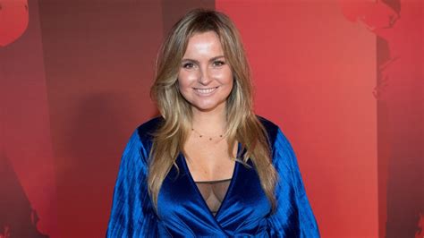 Ook is fatima inzetbaar voor het presenteren van awardshows, gala's, het geven van hockeyclinics, interviews en reclame campagnes. Fatima stelt haar nieuwe grote liefde voor | RTL Boulevard