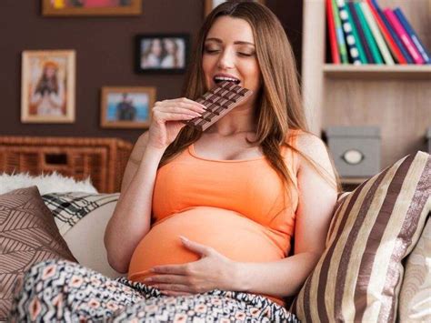 Ketika sedang hamil, ada banyak gangguan yang. Makan Coklat Ketika Hamil Dapat Elakkan Sakit Jantung