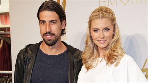 Still dating her boyfriend sami khedira? Liebes-Interviews beweisen: So schwer war's für Lena ...