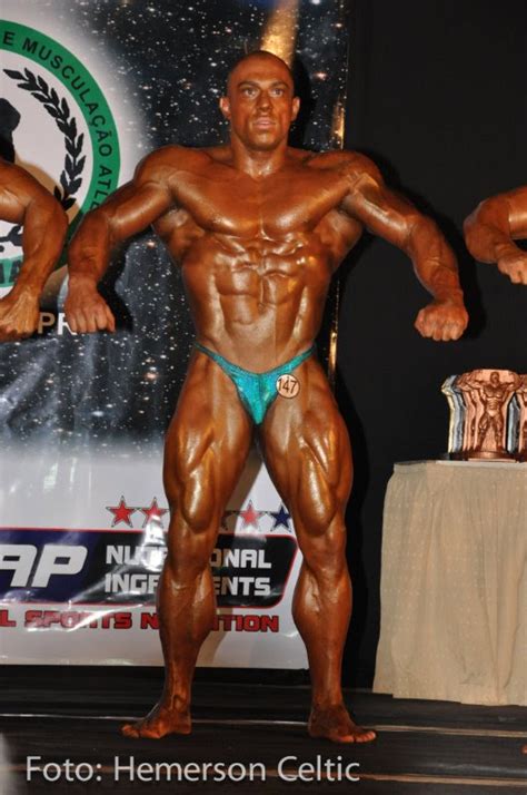Vous avez été banni de ce site. World Bodybuilders: Brazilian muscle stud Luiz Bliujus
