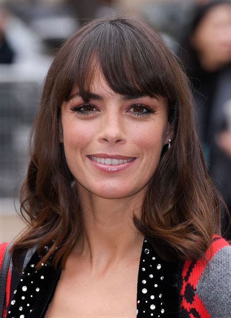 En 2012, pour the artist, elle reçoit le césar de la meilleure actrice et concourt à l'oscar de la meilleure actrice dans un second rôle. BERENICE BEJO Arrives at Miu Miu Fashion Show in Paris 10 ...