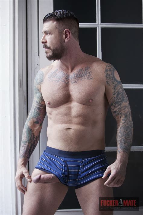 The king zilla proudly presents: Mensmut: Rocco Steele