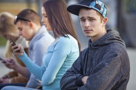 Erste sichtbare anzeichen sind ein rasches körperwachstum und eine veränderung der proportionen. Pubertät bei Jungen - ein Überblick über die wichtigsten ...