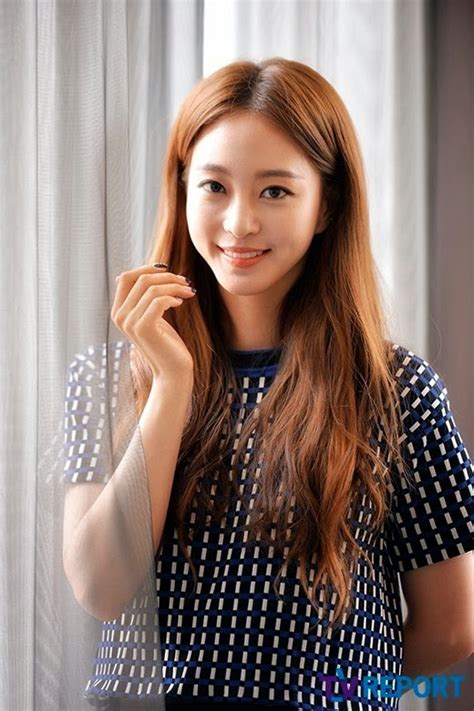 Introducing my boyfriend, she captioned the photo that saw them on a quiet date at a plush restaurant. Han Ye Seul continues to talk about relationship with ...