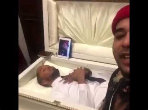 Apa itu buss it challenge slim santana? Dude Went To Opps Funeral To Smack Him - YouTube