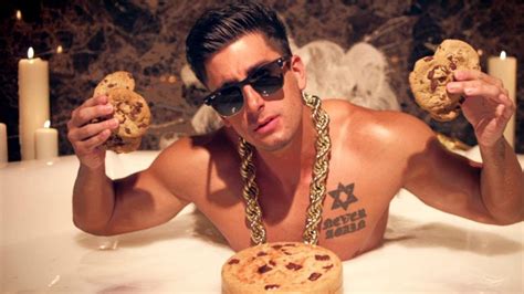 Jesse michael wellens was born on the 25th september 1982, in philadelphia, pennsylvania usa, and is a Who is YouTuber Jesse Wellens? Wiki: Daughter, Net Worth ...