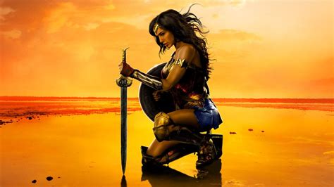 Wonder woman 1984 director patty jenkins and her visual effects team devised a complex design for kristen wiig's villain. Wonder Woman 1984: Barbara Minerva respinge un attacco ...