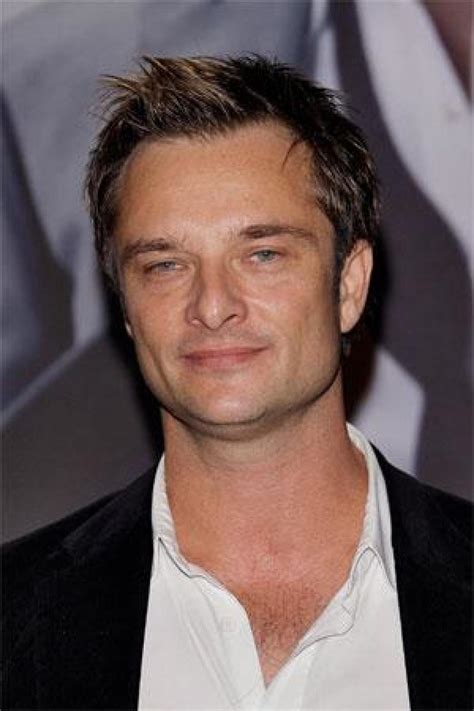 Ses disques sont magnifiques, et que dire de sa prestance sur scène. David Hallyday -> Paroles et tablatures