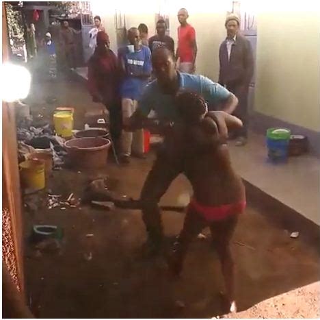 Cote de bettes enfagaut et sa sauce : Photos: Husband Strips Wife Unclad , Beats Her Almost To ...