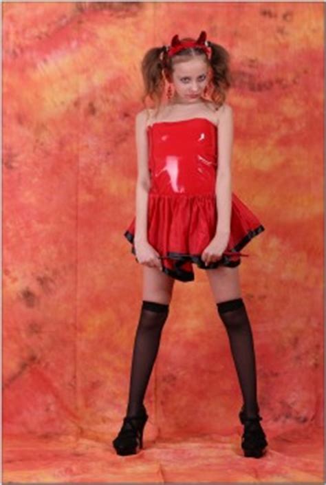 Photo :48 models set size : TeenModeling teenmodeling.tv / TMTV - Violette - Little Devil (littledevil) - x105