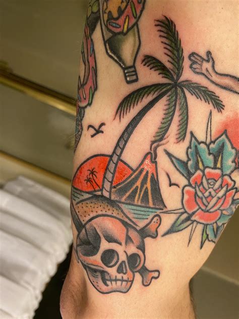 Easy going and great to work with! Free hand tropical filler piece by Billy Darr at Alameda ...