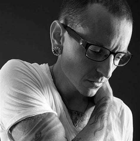 Chester bennington died yesterday after hanging himself. Chester RIP | Chester bennington, Linkin park chester ...