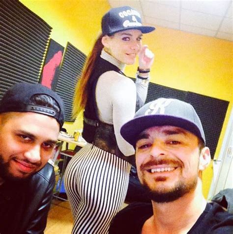 Dér henrietta, művésznevén dér heni (csantavér, jugoszlávia, 1986. Dér Heni feneke bomba formában van | 24.hu