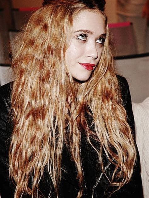 It appears as if olsen's stylist mark. Pinterest: DEBORAHPRAHA ♥️ Mary kate olsen long wavy messy ...