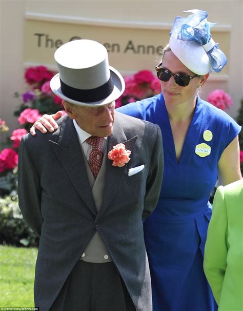 Queen elizabeth ii and zara phillips at the royal ascot on june 19, 2015. Kate Middleton catches Sophie Wessex as she takes a tumble ...