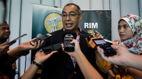 Previously, salleh was rumoured to be jumping to pkr along with former dewan rakyat speaker tan sri pandikar amin. Practise mature politics, advises Salleh