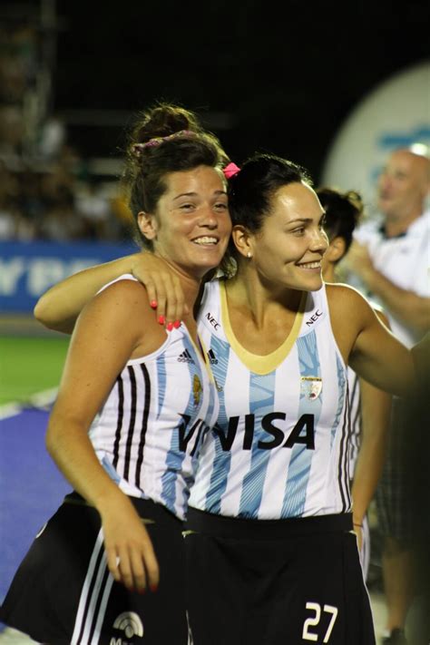 En la tienda online de adidas argentina podés encontrar las camisetas y uniformes de las leonas. Las Leonas 3 vs Korea 1 Tucuman HWL | Jugadores de hockey ...