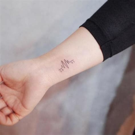 Hình xăm được xem là biểu tượng thể. TOP những hình xăm nhỏ khiến bạn không thể dời mắt