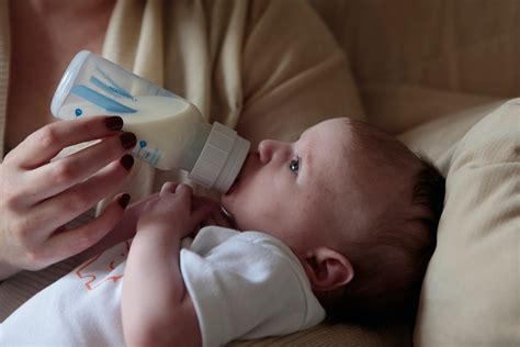 Crying is a late cue of hunger and makes latching on difficult so look out for feeding cues before this. How often should I feed my baby? - Support for Parents ...