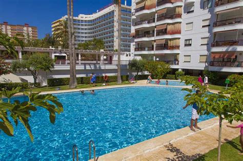 El hotel biarritz ***, destaca por su ubicación privilegiada a tan solo 100 m de la arena, cerca san luis es una propiedad de 3 estrellas en gandia situada en la primera fila de la playa de la costa mediterránea. 40. AG SALINAS - Apartamentos en Playa de Gandía
