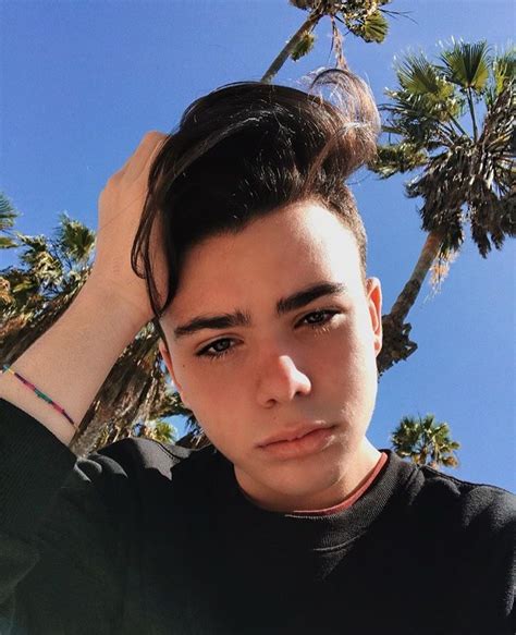 E' uno youtuber davvero molto benvenuti nell'articolo biografia luciano spinelli. Luciano Spinelli | Bae