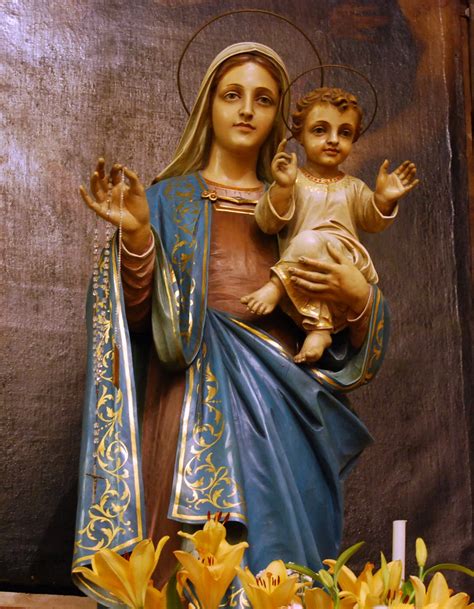 C'è chi ha gridato al miracolo e chi invece è corso in ricevitoria a giocare i numeri, fatto sta che ieri pomeriggio quello che è successo a pompei in pochi secondi l'attenzione dei presenti si è focalizzata sulla madonna e in molti, tra gente del posto e turisti, hanno iniziato a riprendere la scena increduli. GESÙ ALL'UMANITÀ,GRUPPO DI PREGHIERA (Italia): Il maligno non si darà pace fino a quando la ...