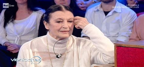 Francesco menegatti, figlio della compianta carla fracci da poco scomparsa, si allontanò dal mondo dello spettacolo perché troppo sensibile. Francesco Menegatti figlio Carla Fracci, le emozioni sul volto