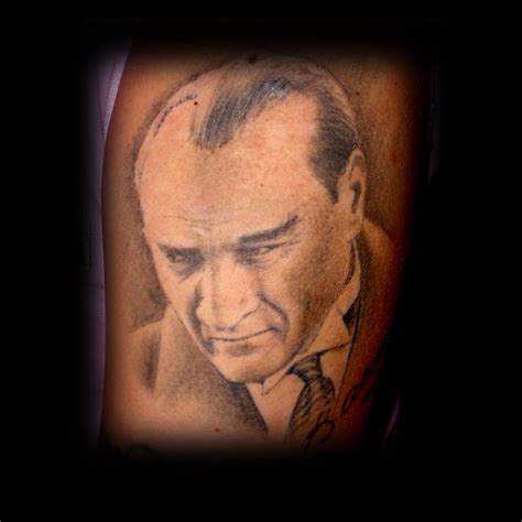 Atatürk dövme modelleri,resimleri,çeşitleri,şekilleri,desenleri,atatürk dövmesi,atatürk dövmeleri,atatürk imzası dövmesi tattoo kol dövme yazıları 2013 yılında yine 10 numara. Erdoğan Çavdar Dövmeleri - Atatürk Portresi / Atatürk ...