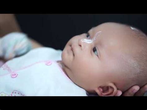 Bunda bisa langsung memberikan alpukat dengan cara dikerok lalu. Cara Mengobati Batuk Bayi 0 Bulan - Bisabo Channel 2020