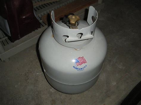 Full 20 lb propane tank. Manchester 20 lb propane tank almost full; weighs 35.5 ...