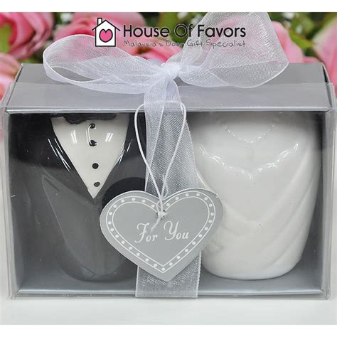 Goodies vco sebagai doorgift untuk tetamu istimewa anda. Bride and Groom Salt & Pepper Shaker Wedding Door Gift ...