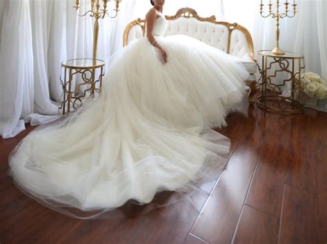 Vera wang dresses for a wedding are beautiful modern designs. Vera Wang Bride Wars dress Wedding Dress | Used, Size: 2 ...