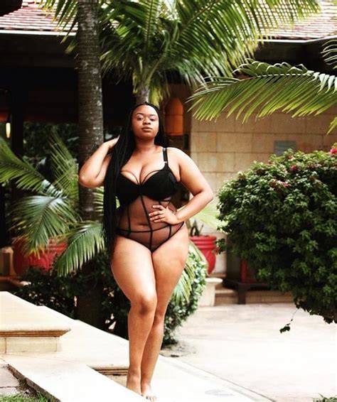 (hd)these fine ladies are into bukkake. If you've got the curves, ladies just flaunt them