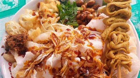 Bubur ayam menjadi makanan menyehatkan karena teksturnya yang lembut sehingga mudah dicerna. Rekomendasi Bubur Ayam Di Nganjuk / Jo dan Sani, Duo Cowok ...