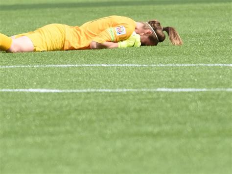 ), dienstag, 21 uhr wer zieht als letztes team ins achtelfinale der europameisterschaft ein? Frauen EM » News » Englands Torhüterin Bardsley schwer ...