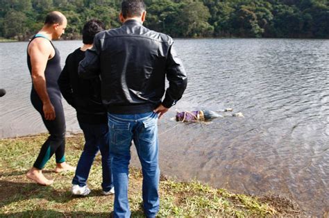 Dias depois do sumiço reportado, um corpo foi encontrado em um matagal sem alguns órgãos e com pés e mãos cortadas. Jorge Schweitzer: Caso Mércia: Decretada prisão de Evandro ...