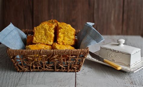 Cornbread is any quick bread containing cornmeal, popular in native american cuisine as well as in turkish cuisine. A New Year's Day Southern USA Feast! Plus the BEST Cornbread Recipe Ever | Recipe | Best ...