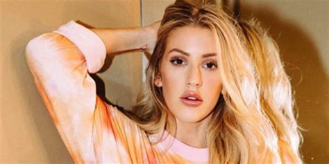 Love me like you do merupakan lagu romantis bertempo sedang dengan unsur musik elektronik yang kental, namun masih terdengar seperti lagu cinta yang bermakna dalam. Lirik Lagu Love I'm Given - Ellie Goulding | Diadona.id
