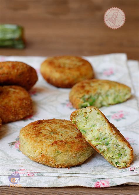 Join us on the next page for the video. POLPETTE DI ZUCCHINE E RICOTTA ricetta veloce