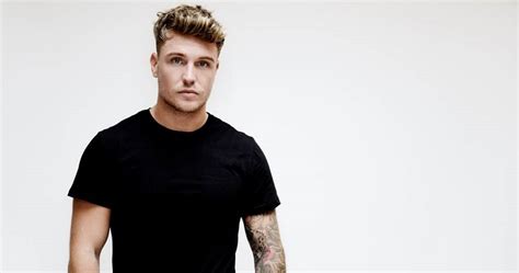 Thomas byron courtney , known professionally as tom zanetti, is a british dj and music producer. DJ Tom Zanetti Who is Caught up in Katie Price and Her ...