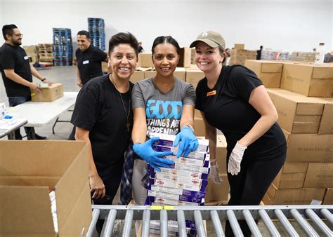 The agency operates a food bank and food rescue program which receives and distributes food and delivers it to partner charities who are in los angeles county. Starbucks_091418_1383 - Los Angeles Regional Food Bank
