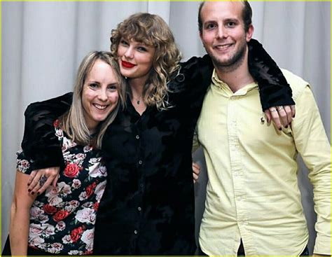 Star sessions with maria the mexican: Taylor Swift Fans Share Fun Photos from London Secret ...