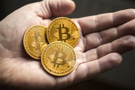 Cryptocurrency, dalam dunia keuangan memiliki arti sebagai mata uang digital. Bitcoin secara syariah