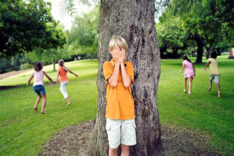 Su importancia de diferenciarlas es por qué al estar conviviendo con otras personas a tu alrededor si es una enfermedad transmisible es estar expuesto si eres una persona que convive con quién la tiene, o puedes contagiar a los demás si tú eres la persona que está enferma. ᐅ ¿Cómo funciona el juego del escondite? ⚡️ » Cómo Funciona