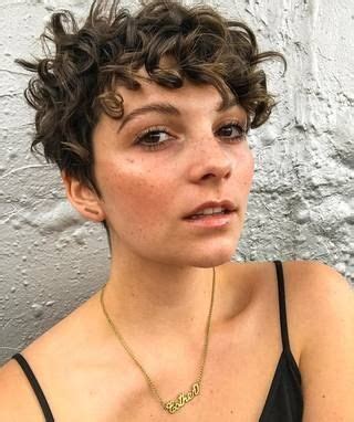 Cara mengubah bahasa summertime saga kebahasa indonesia. Pixie Haircut Curly Hair - 50 Wavy Curly Pixie Cut Ideas ...