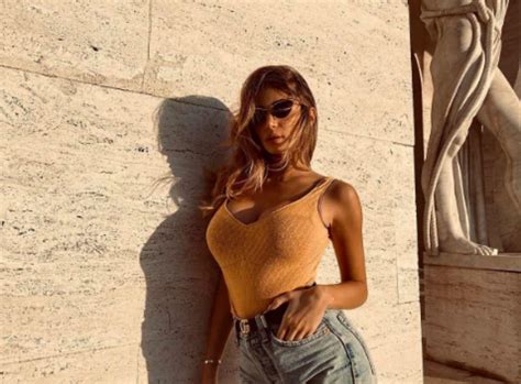 Roma star nicolo zaniolo and sara scaperrotta are italian footballs glamour couple again after he professed his love in an instagram post. Nicolò Zaniolo, la fidanzata Sara Scaperrotta e la foto ...