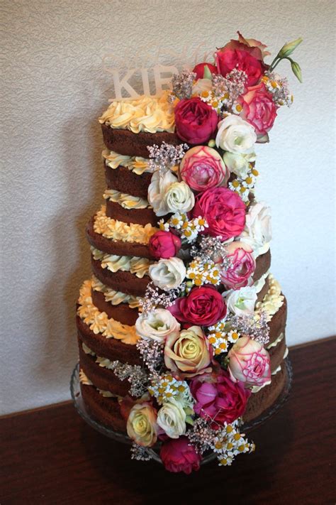 Our wedding guests last year was made by a baker. Hochzeitstorte selbst backen - Naked Cake | Kuchen, Kind ...