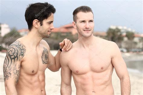 Kinky guy gets a prostate massage. Foto: chicos guapo | hombres sexy - dos chicos guapos en ...