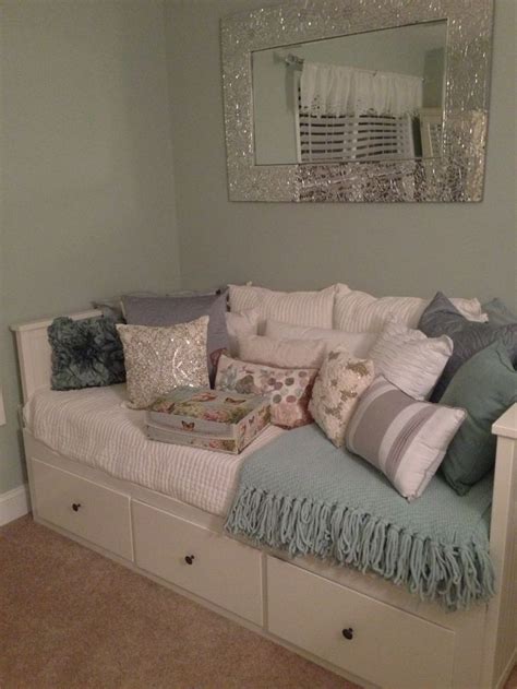 Ikea hemnes daybed assemblyi had soo much fun building my bed and i'm still so in love with it.room tour coming soon! ikea hemnes daybed New Home Shopping ikea hemnes daybed ...